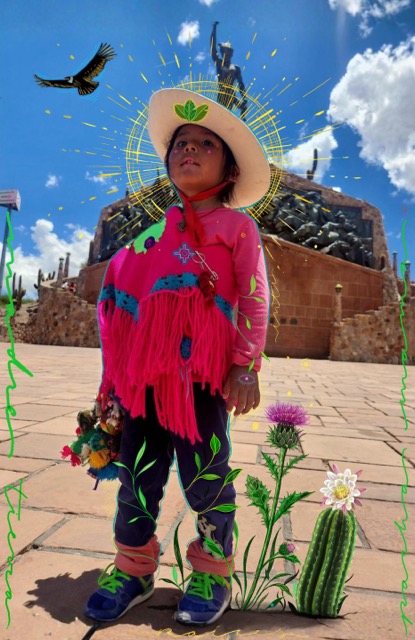 Niña con poncho rosa y aura solar